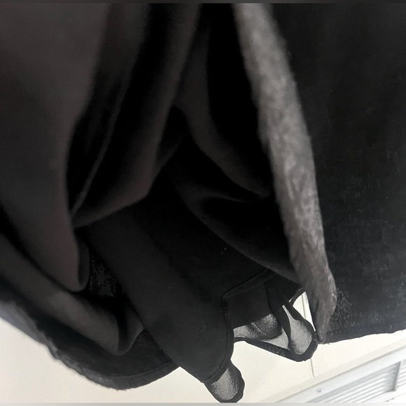 Ecru Lab Spaghetti Adjustable Sleeveless Flowy Shiny Lined Classic Top Women’s L - Picture 5 of 6